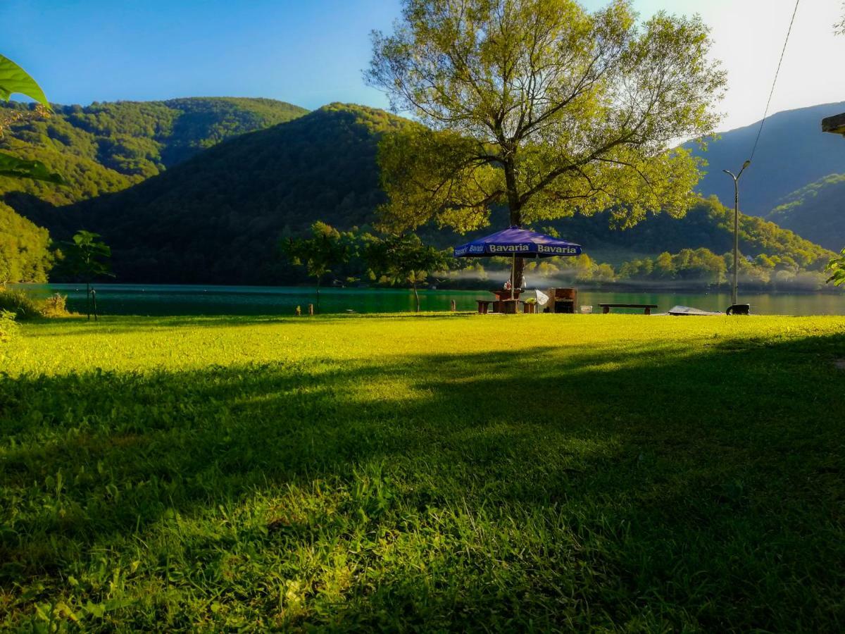فندق يايتشهفي  Lake House Krndija المظهر الخارجي الصورة